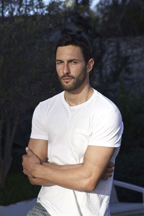 noah mills bio.